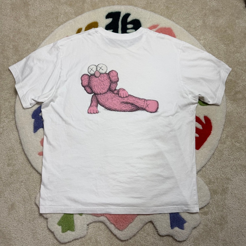 Uniqlo UT x KAWS Pink BFF Graphic T-Shirt White Streetwear Size XL